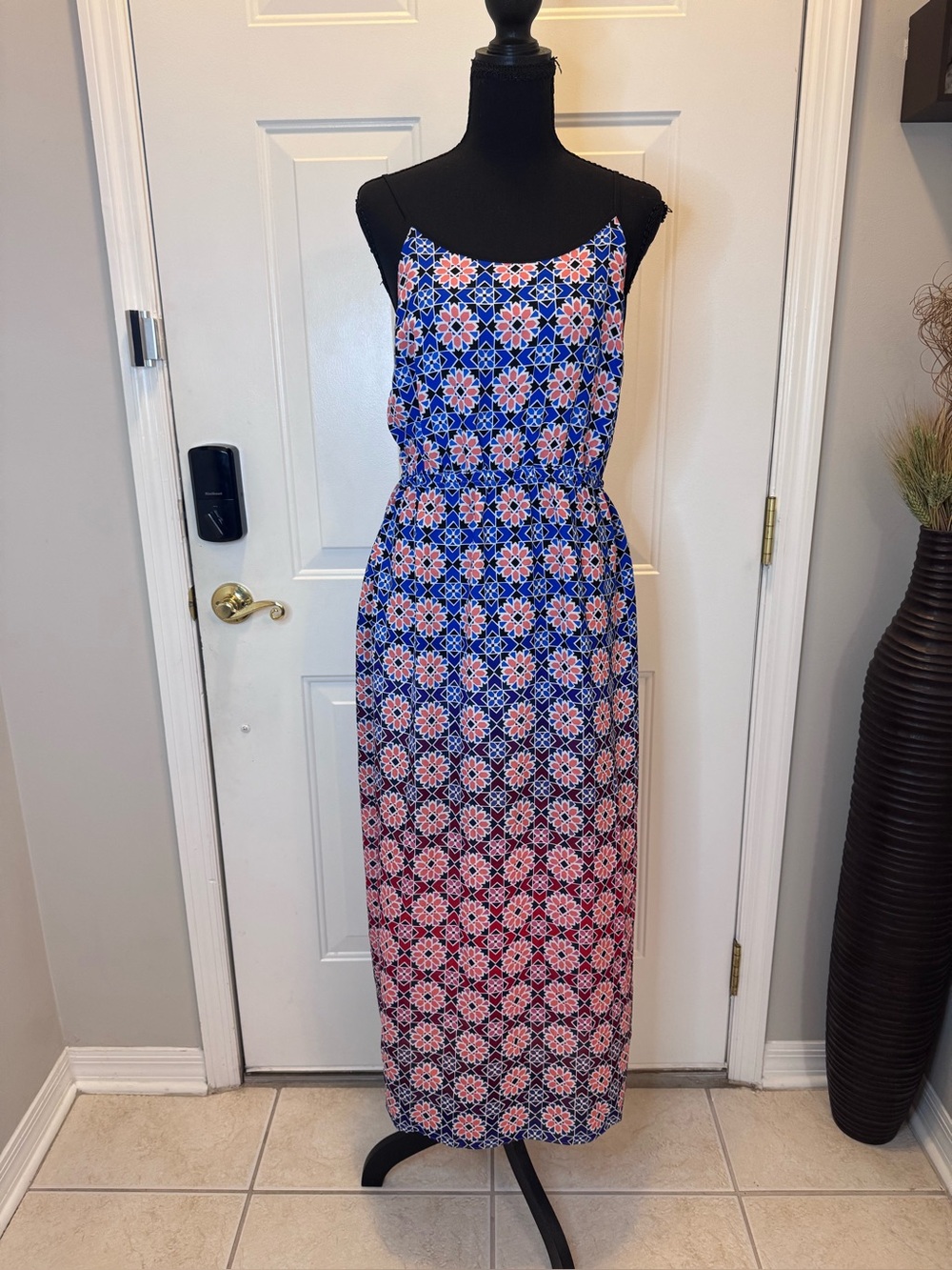 Vince Camuto Sleeveless Blue and Pink Patterned Maxi Dress